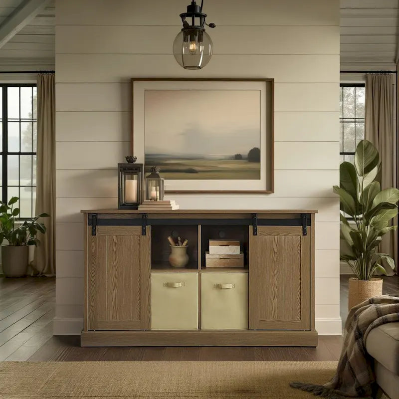 Mobile porta TV da 60" in stile fattoria, con ante scorrevoli in stile fienile, per TV fino a 65", ripiani in MDF, 2 contenitori in tessuto, gestione dei cavi, intrattenimento