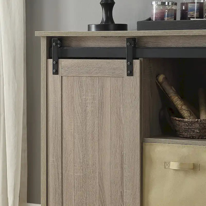 Mobile porta TV da 60" in stile fattoria, con ante scorrevoli in stile fienile, per TV fino a 65", ripiani in MDF, 2 contenitori in tessuto, gestione dei cavi, intrattenimento